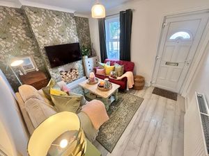 Lounge- click for photo gallery